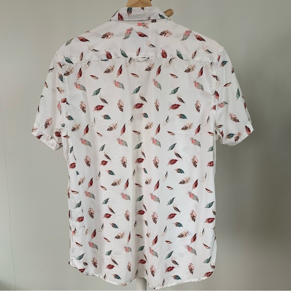 Men’s Short Sleeve Button Down Shirt - Picture 2 of 9